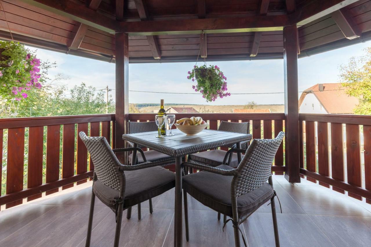 Apartment Ivan & Iva Gornji Vaganac ภายนอก รูปภาพ
