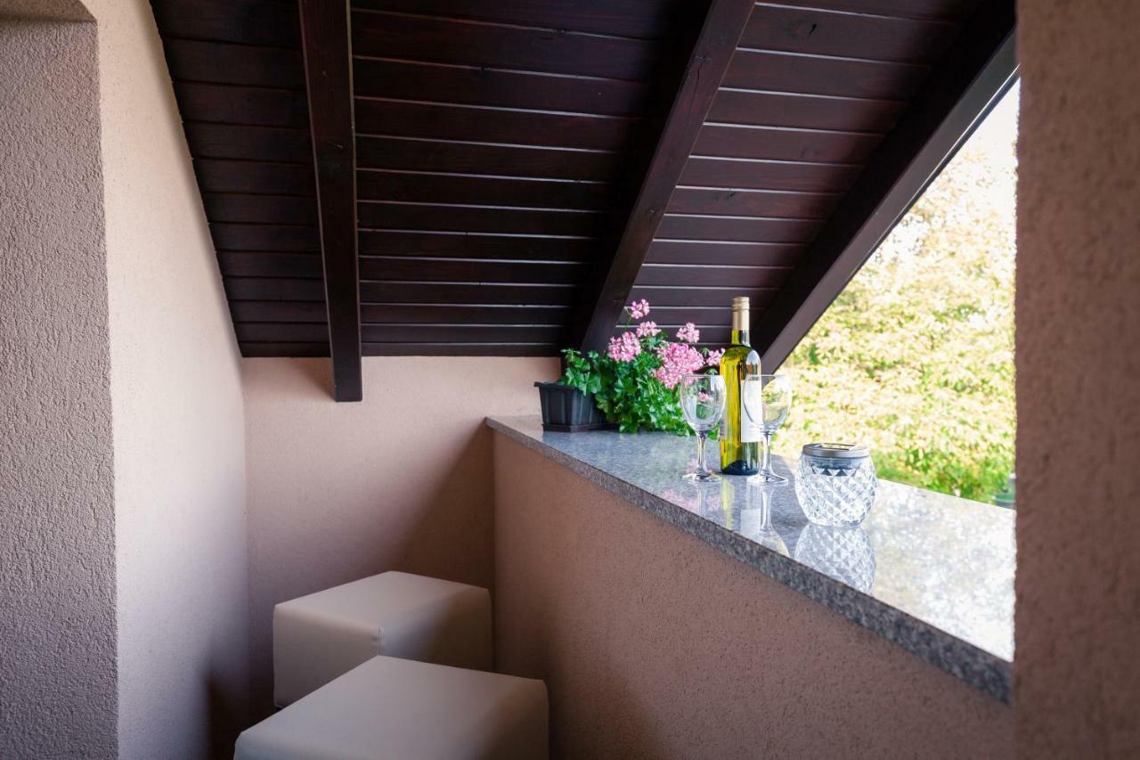 Apartment Ivan & Iva Gornji Vaganac ภายนอก รูปภาพ
