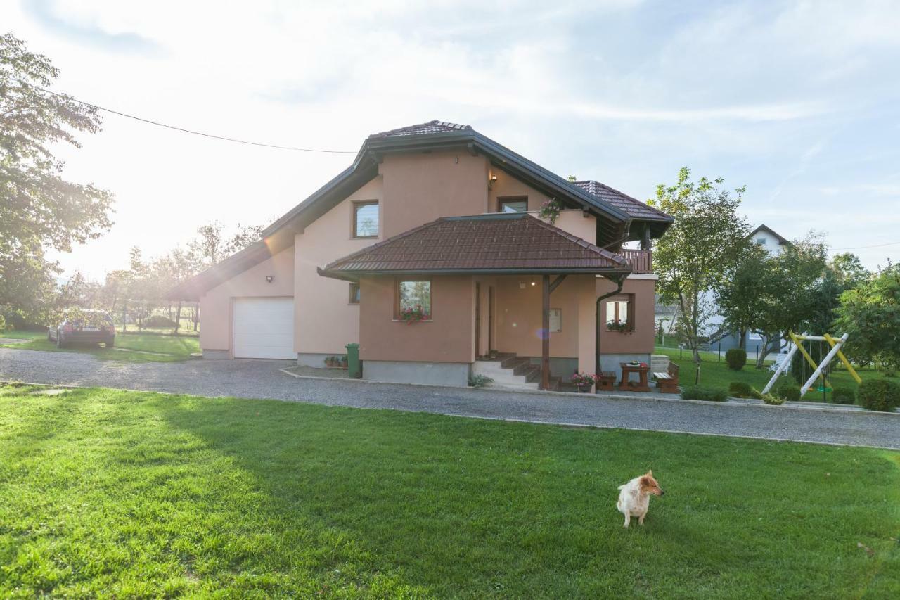 Apartment Ivan & Iva Gornji Vaganac ภายนอก รูปภาพ